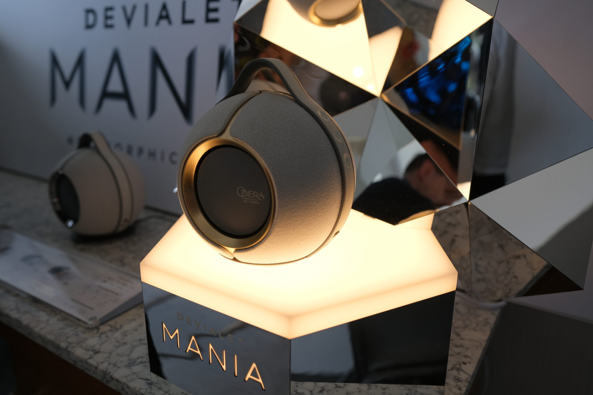 AT_8 Devialet